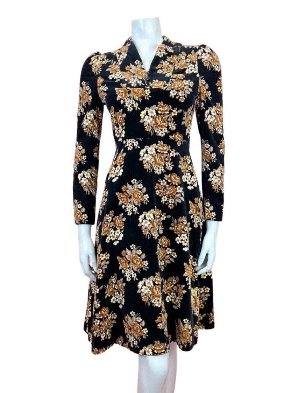 VINTAGE 60s 70s BLACK ORANGE BEIGE FLORAL ROSE BOUQUET VELVET SKATER DRESS 8