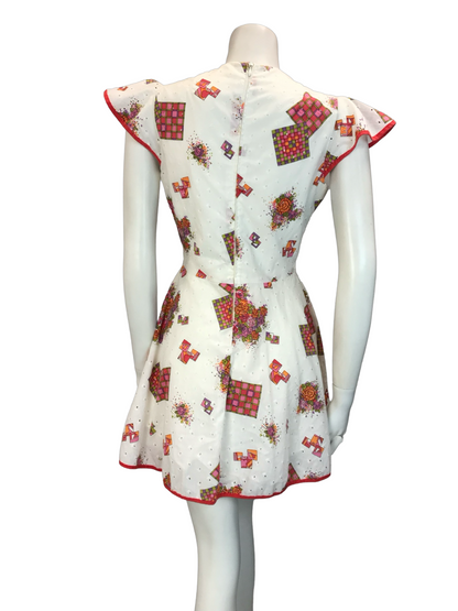 VTG 60S 70S FLORAL GEOMTRIC WHITE RED PINK ANGEL SLEEVE MINI DRESS SIZE 10