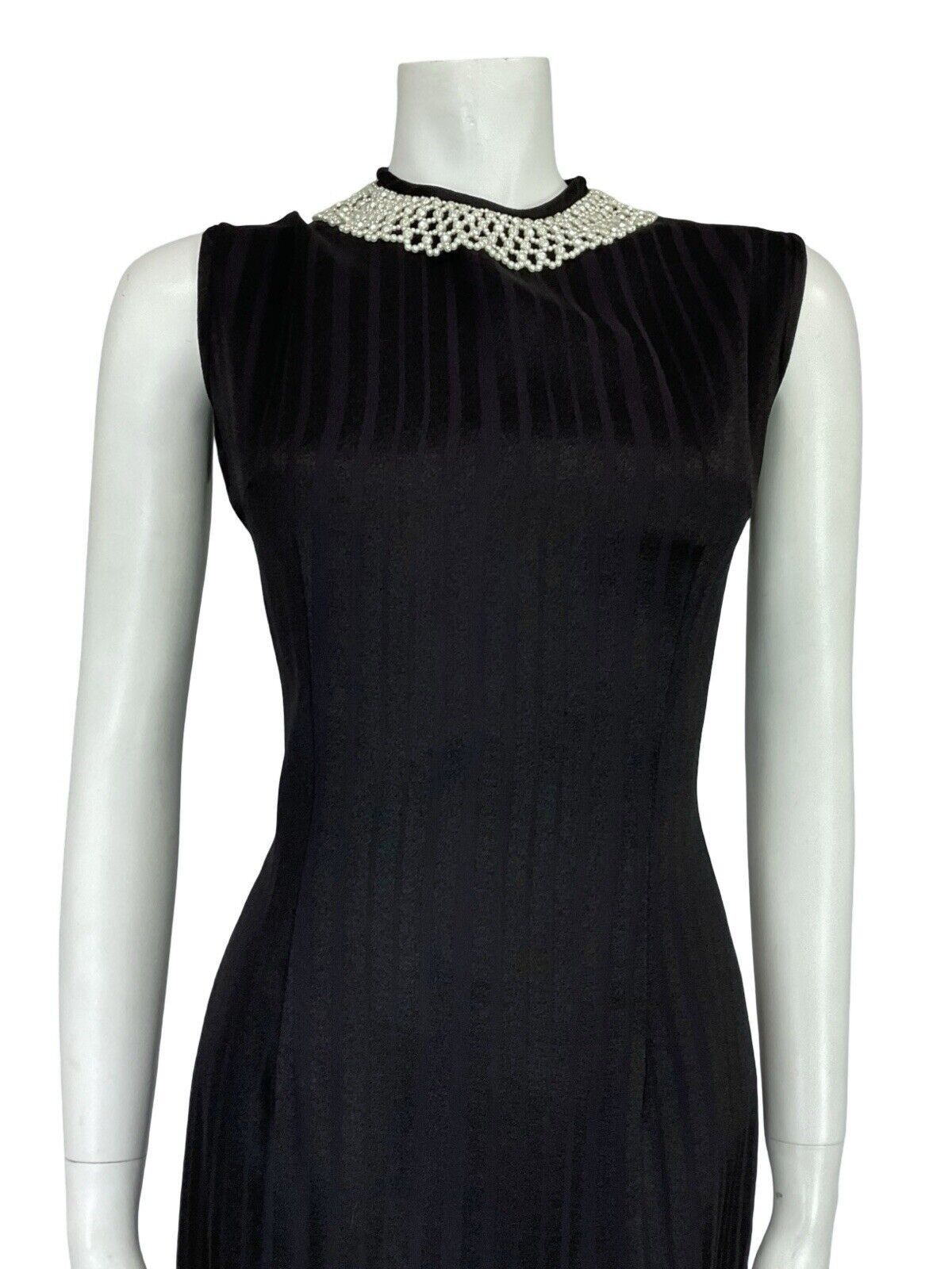 VTG 60S MOD BLACK WHITE PEARL BEADED NECKLINE PARTY MINI DRESS 10 11