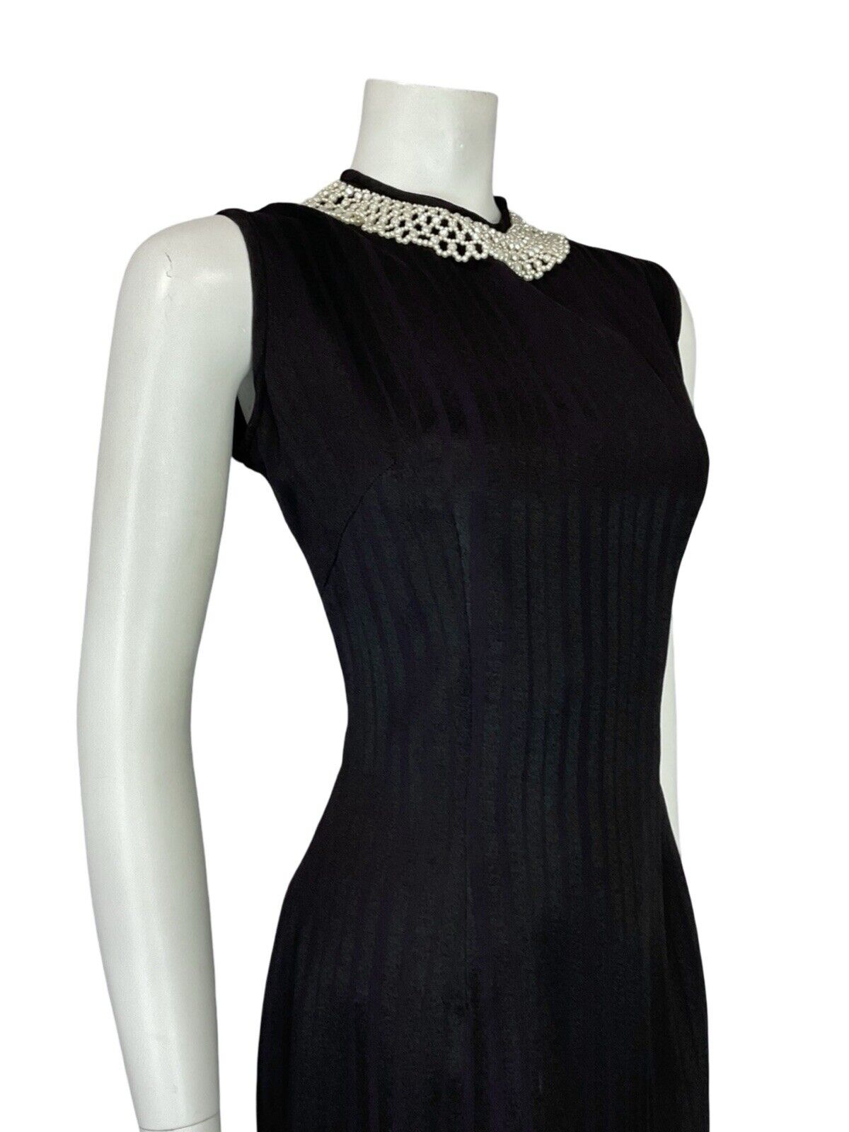 VTG 60S MOD BLACK WHITE PEARL BEADED NECKLINE PARTY MINI DRESS 10 11