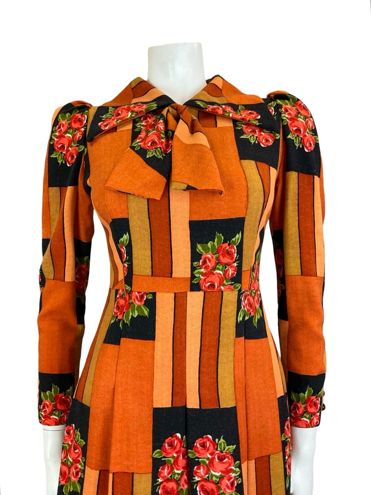 VTG 60S 70S WING COLLAR TIE ORANGE BLACK LONG SLEEVE PLEATED FLORAL MIDI DRESS 4