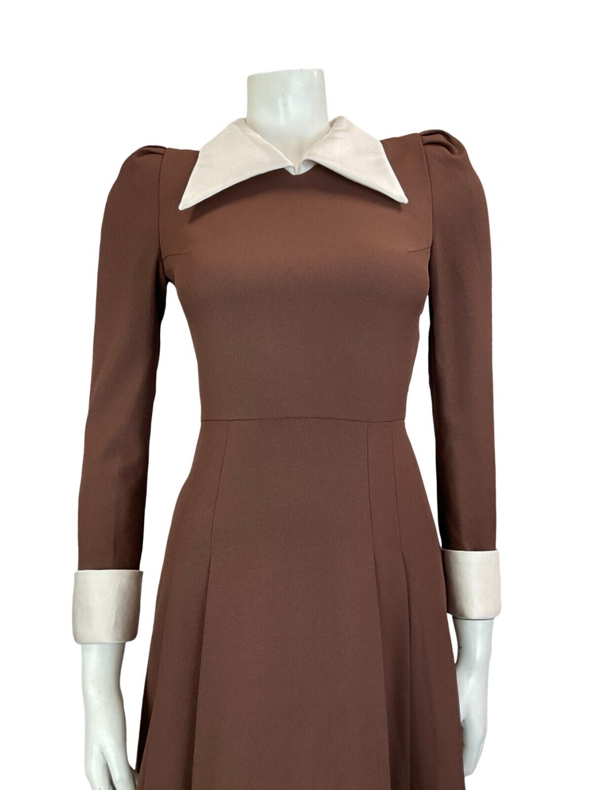 VTG 70S BROWN WHITE WING COLLAR PLEATED LONG SLEEVE MIDI DRESS SIZE 6