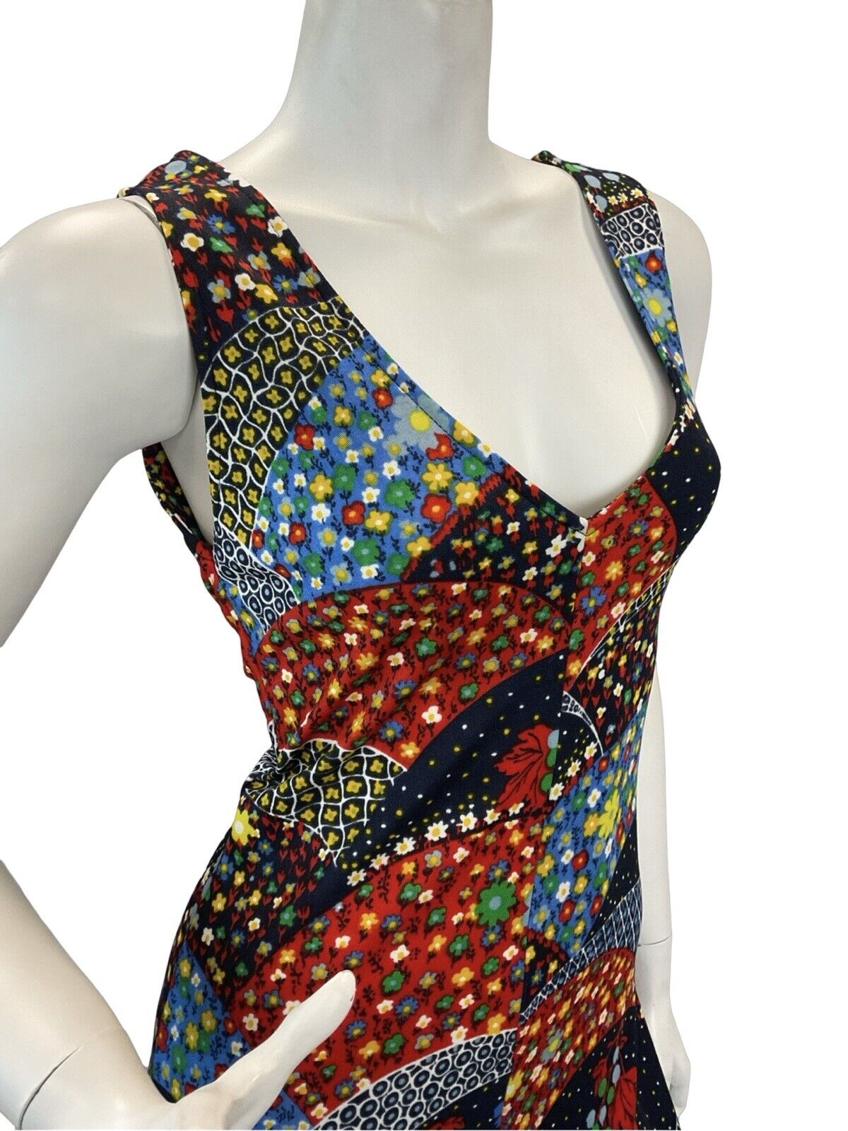 VTG 70s SLEEVELESS VNECK PLUNGE MULTICOLOUR FLORAL MEADOWS MAXI DRESS 8 10 12 14