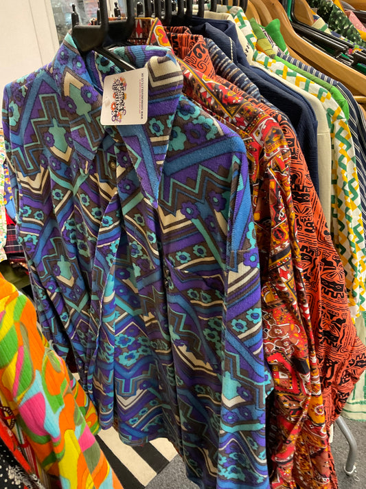 MENS VTG TRIPY GEO PATTERN BRIGHT FLOWER POWER DAGGER COLLAR SHIRT
