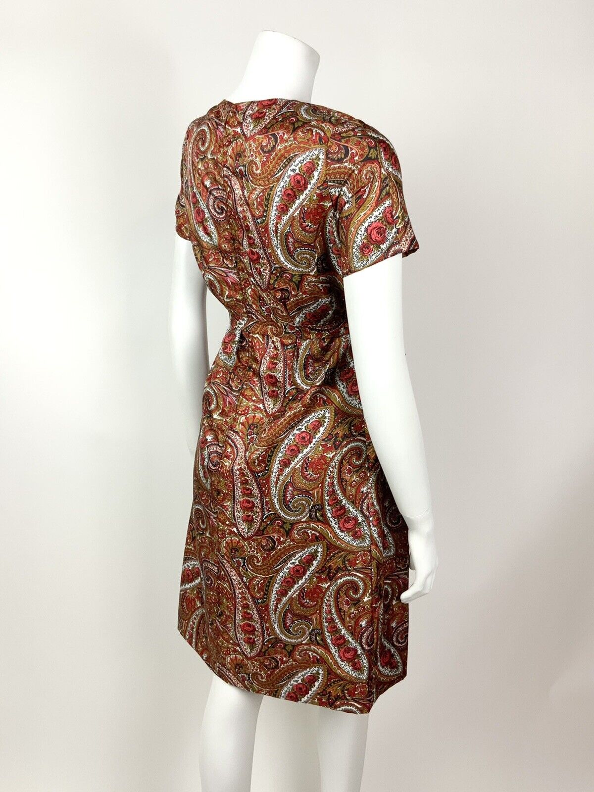 VINTAGE 60s 70s RED GREEN BLACK PEACH FLORAL PSYCHEDELIC PAISLEY BELTED DRESS 10