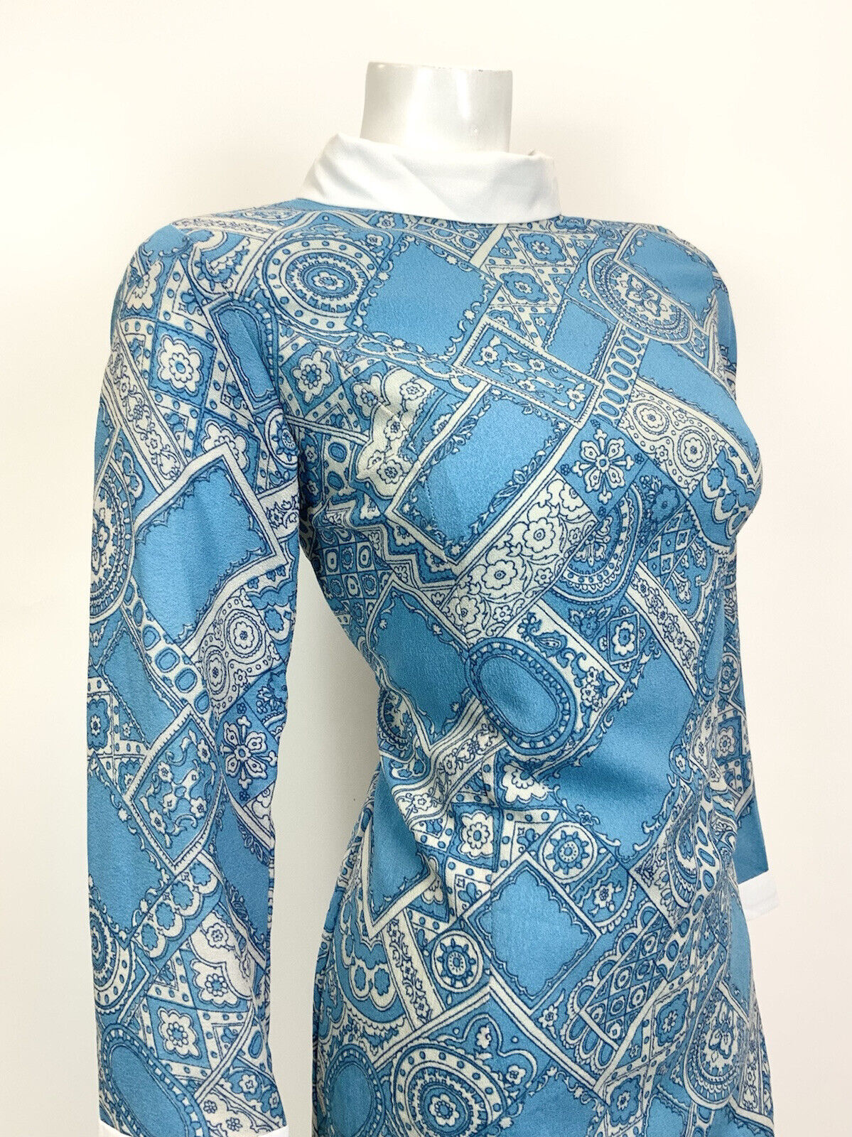 VTG 60s 70s BLUE WHITE PSYCHEDELIC MANDALA MOROCCAN TILED MOD SHORT DRESS 12 14