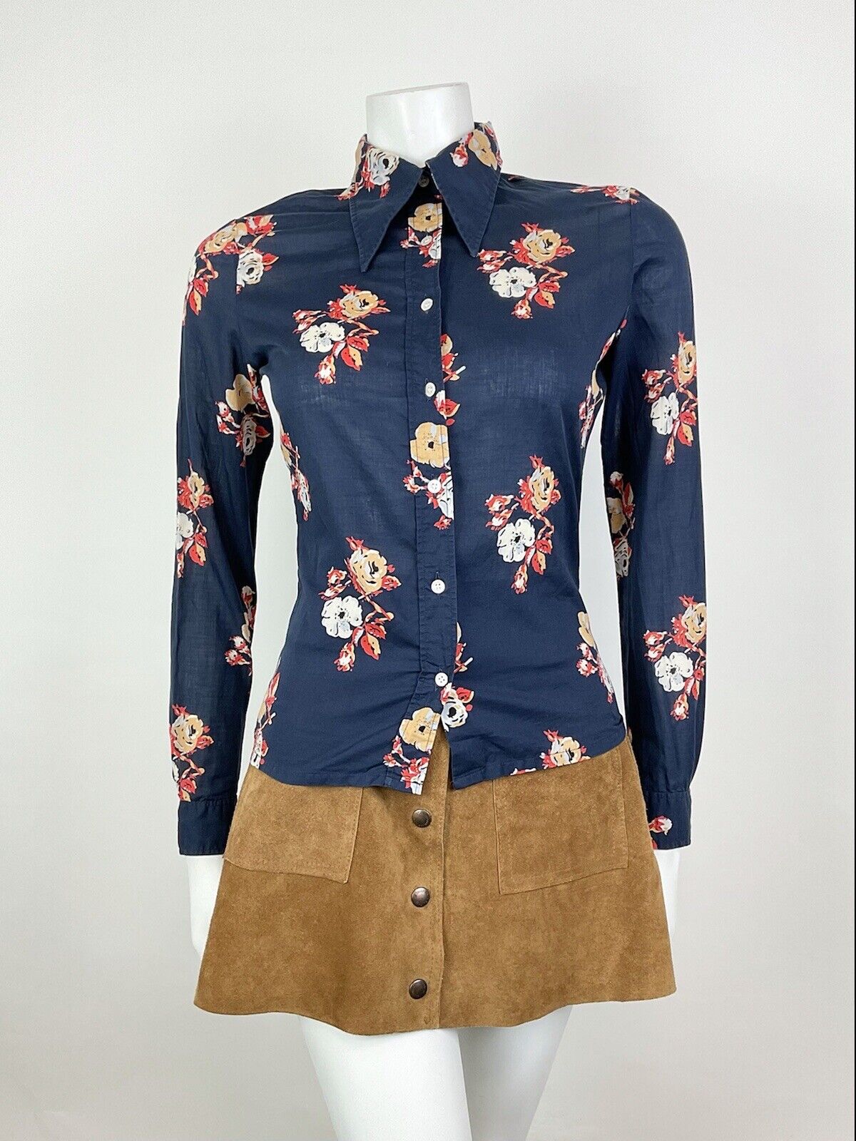VINTAGE 60s 70s CACHAREL NAVY BLUE RED BEIGE FLORAL ROSE DAGGER SHIRT BLOUSE 10