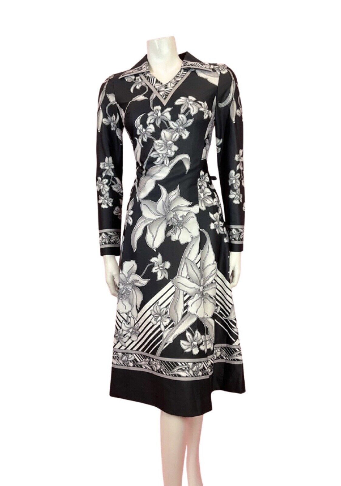 VINTAGE 60s 70s BLACK WHITE GREY FLORAL LILY ROSE SHIRT SWING DRESS 10