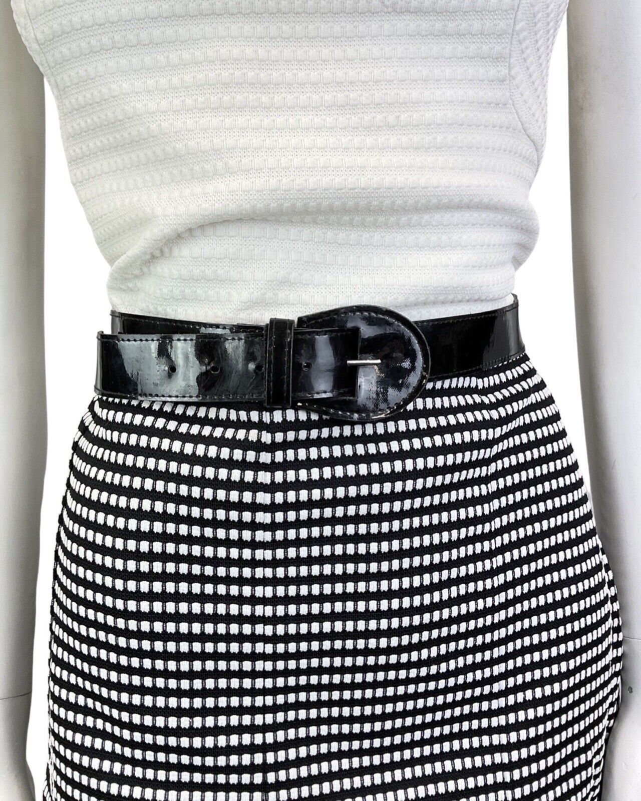 VINTAGE 60s 70s WHITE BLACK CHECKERBOARD BELTED MOD SLEEVELESS DRESS 12