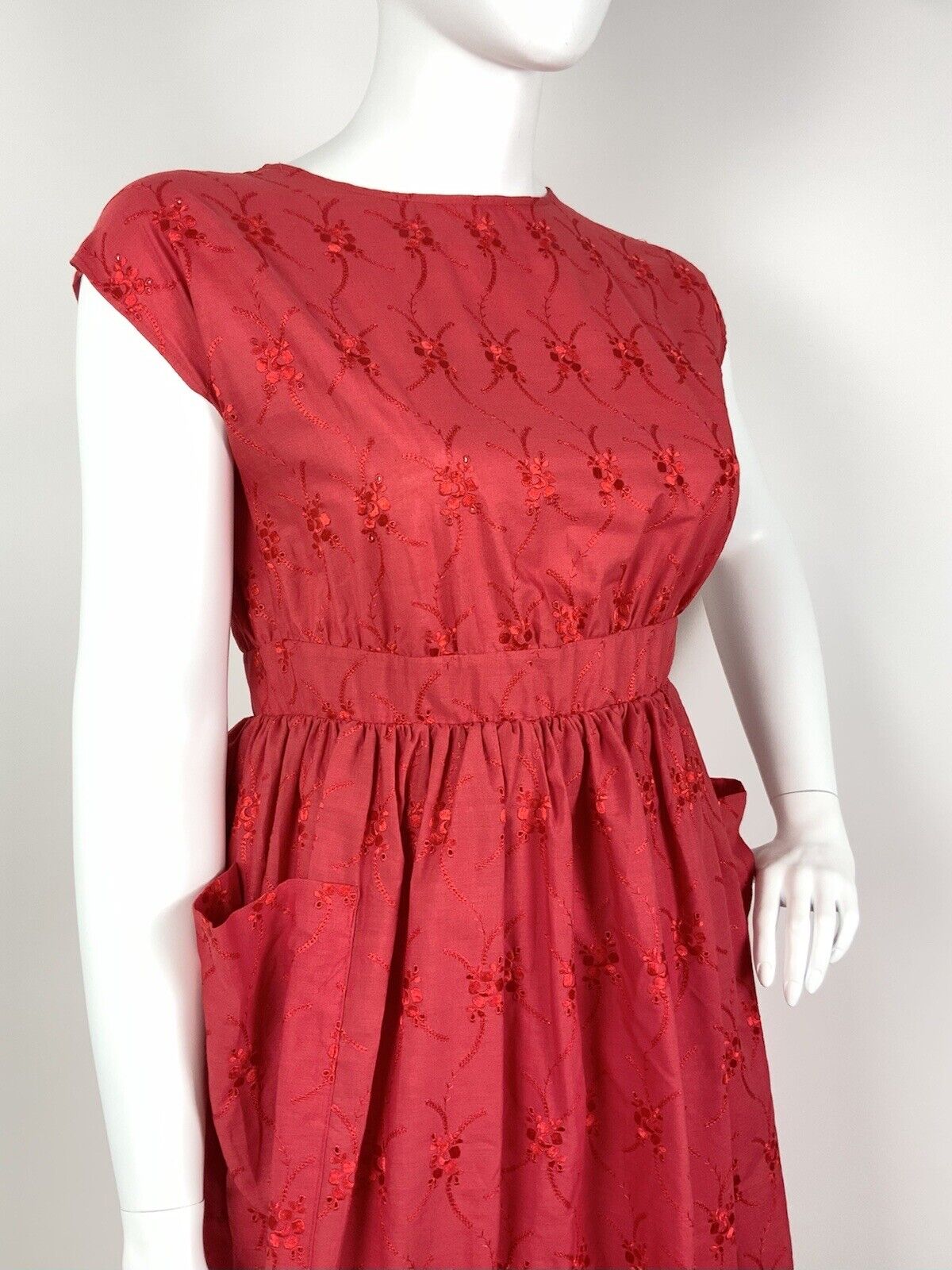 VINTAGE 60s 70s PILLARBOX RED EMBROIDERED FLORAL ANGLAISE SUMMER DRESS 12 14