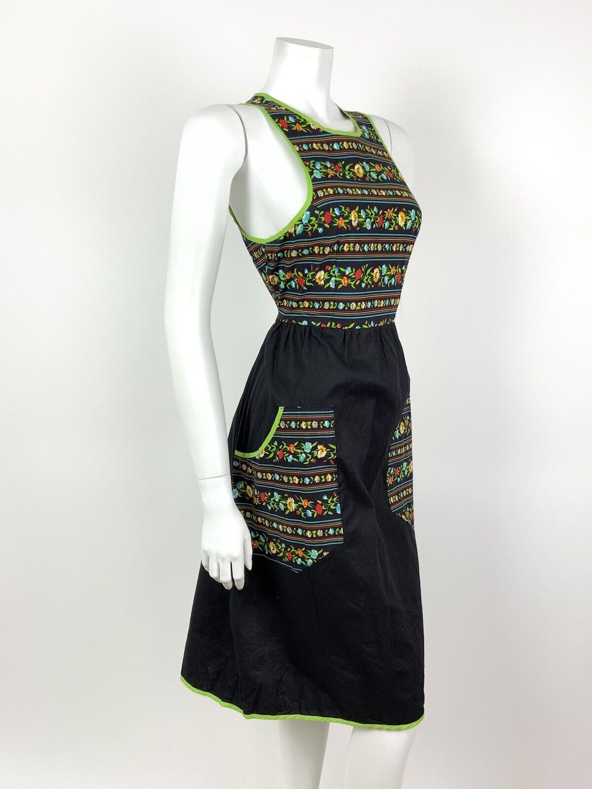 VINTAGE 60s 70s BLACK GREEN RED FLORAL GYPSY STRIPED SLEEVELESS DRESS 8