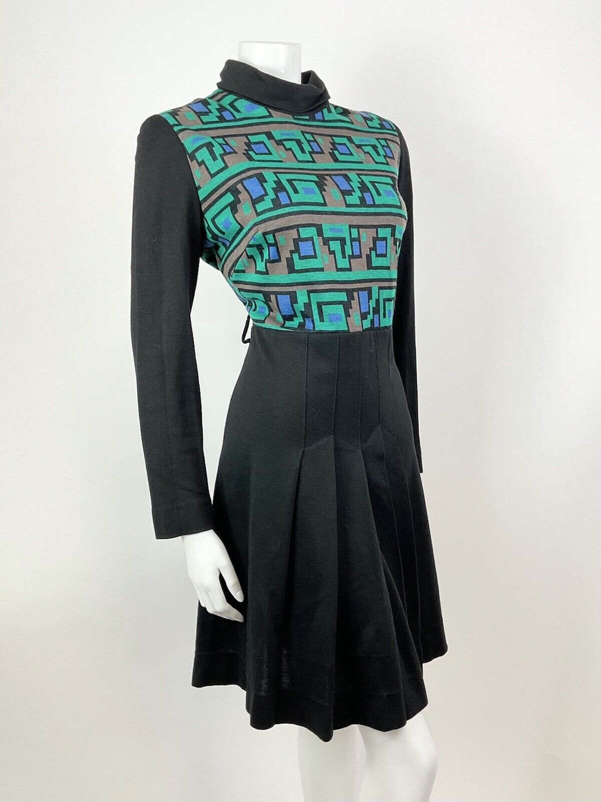 VINTAGE 60s 70s BLACK GREEN BLUE GEOMETRIC TURTLENECK PLEATED SKATER DRESS 14 16