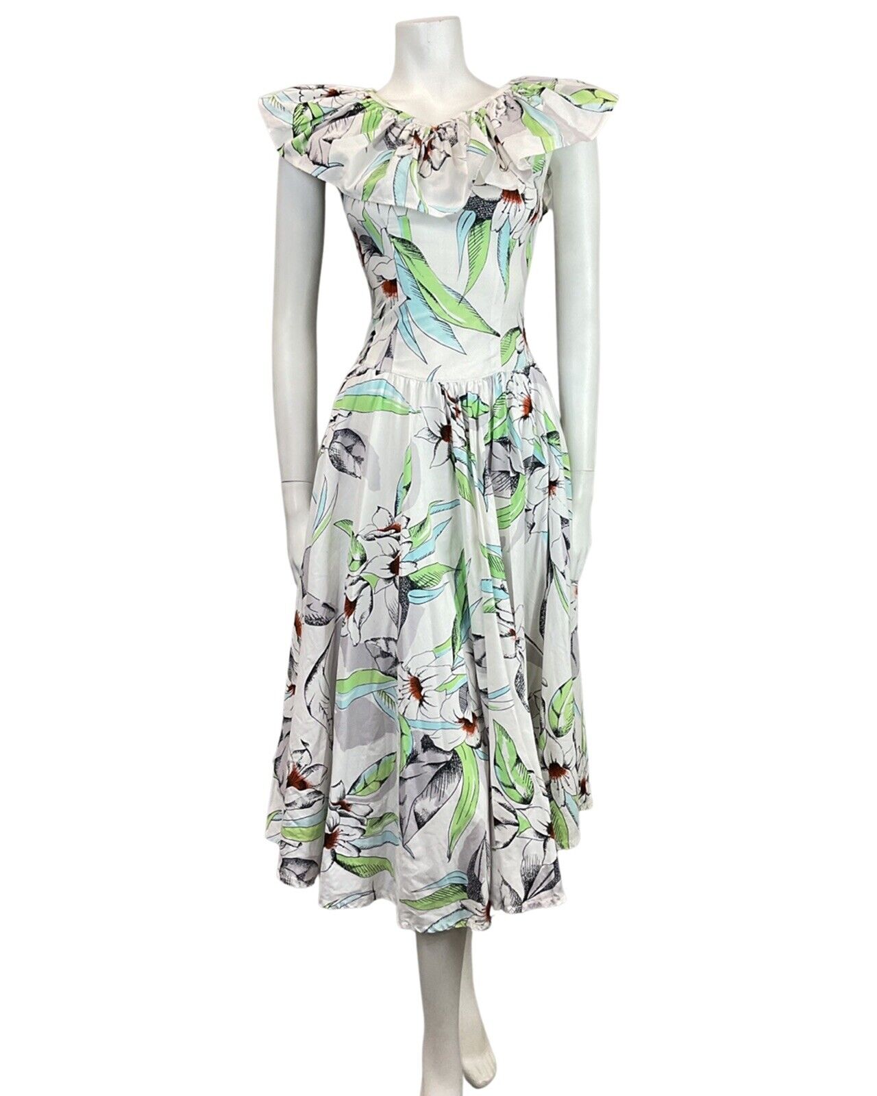 VINTAGE 60s 70s WHITE GREEN BLACK FLORAL LEAFY SLEEVELESS SUMMER SWING DRESS 6