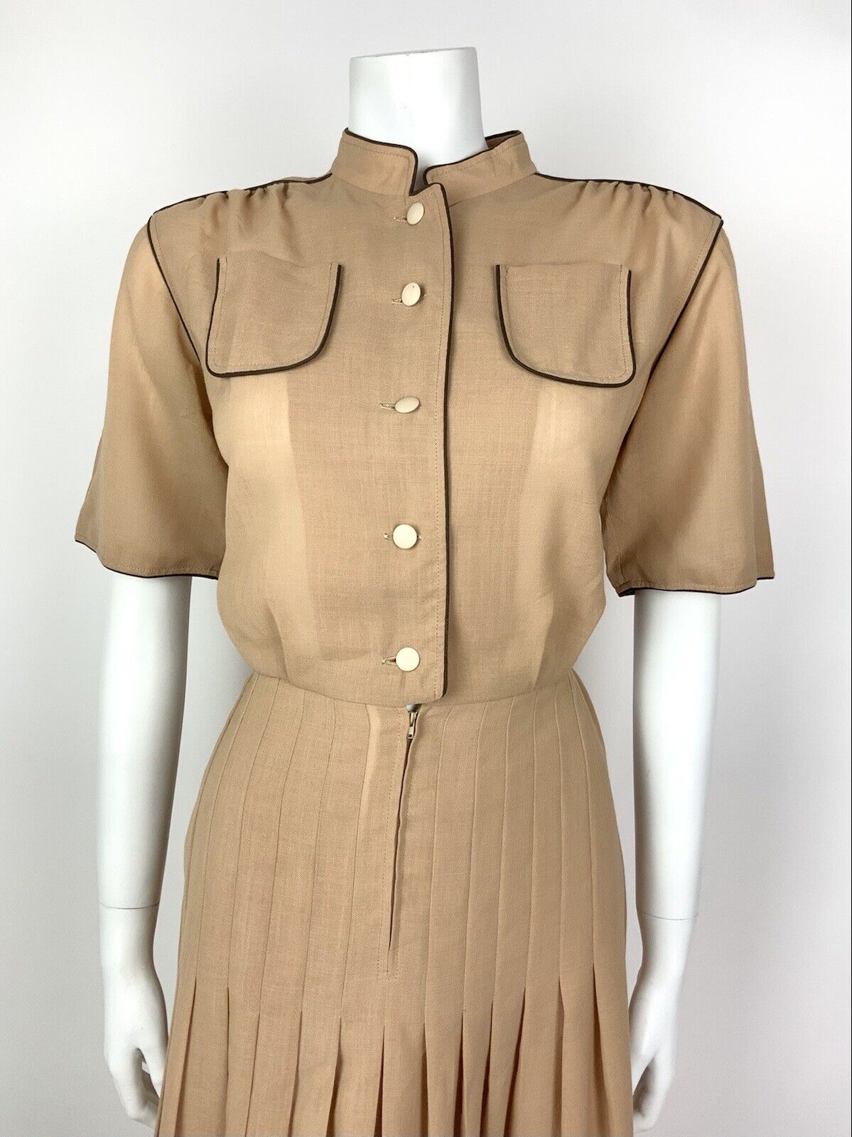 VINTAGE 70s 80s CAMEL BROWN MANDARIN COLLAR PLEATED SUMMER SHIRT DRESS 10