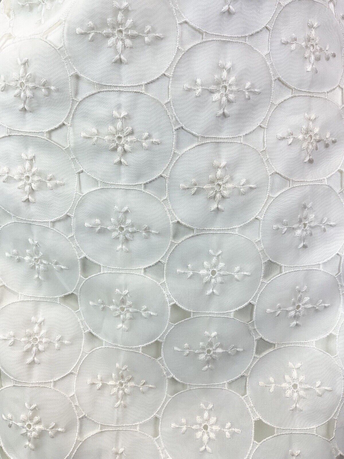VINTAGE 60s 70s WHITE EMBROIDERED CIRCLE FLORAL CUT-WORK VERA MONT DRESS 12
