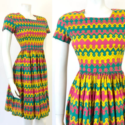 VINTAGE 60s 70s YELLOW GREEN PINK GOLD AZTEC STRIPED ZIG-ZAG SWING DRESS 8
