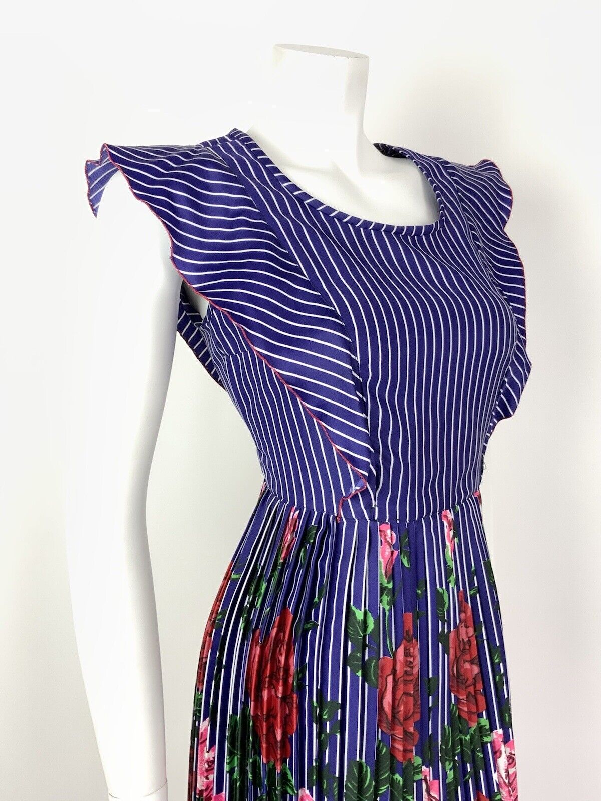 VTG 60s 70s BLUE WHITE RED PINK PIN STRIPE FLORAL ROSE PLEATED PRAIRIE DRESS 10
