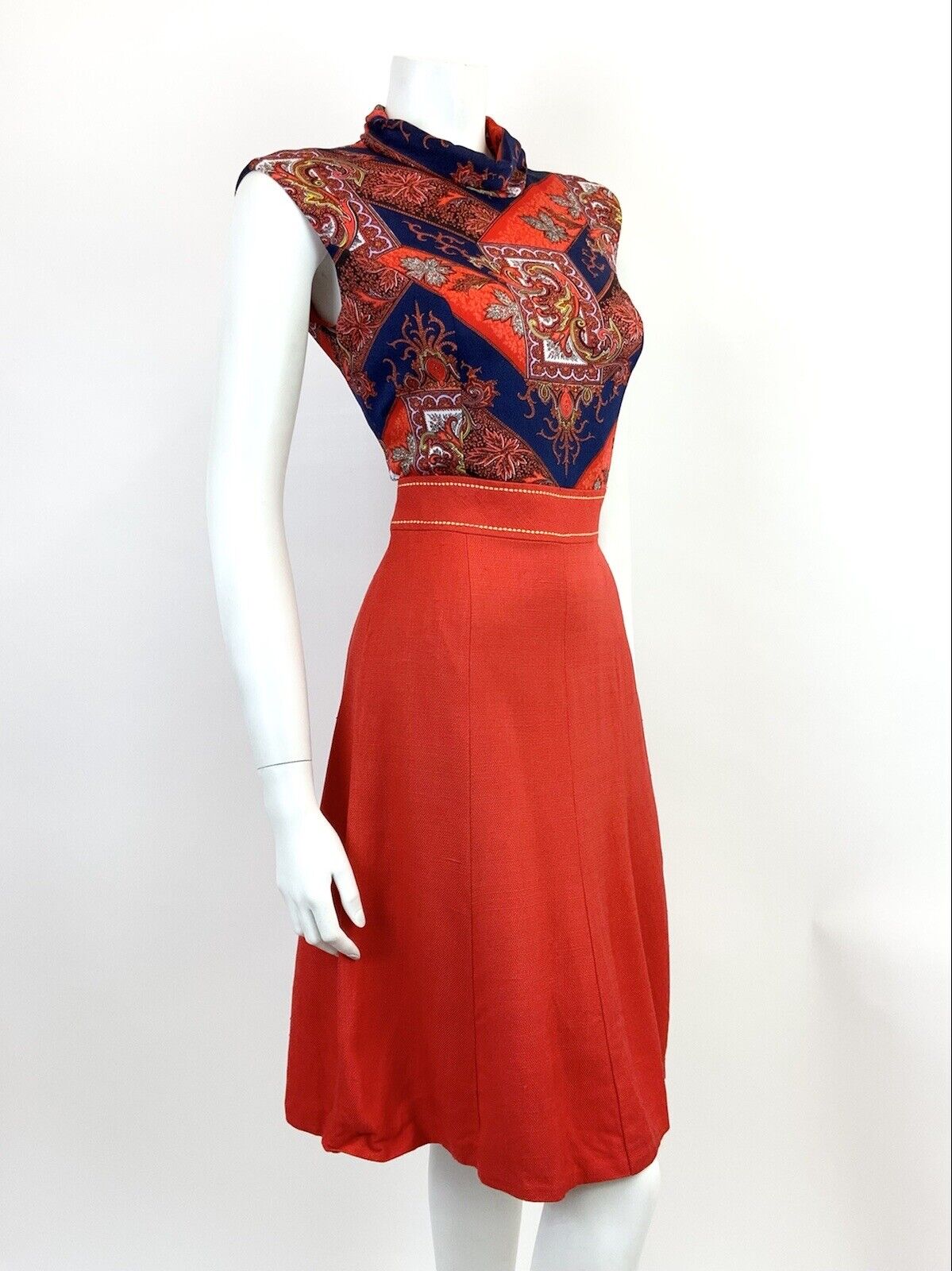 VINTAGE 60s 70s RED BLUE FLORAL BAROQUE TURTLENECK SLEEVELESS MOD DRESS 10