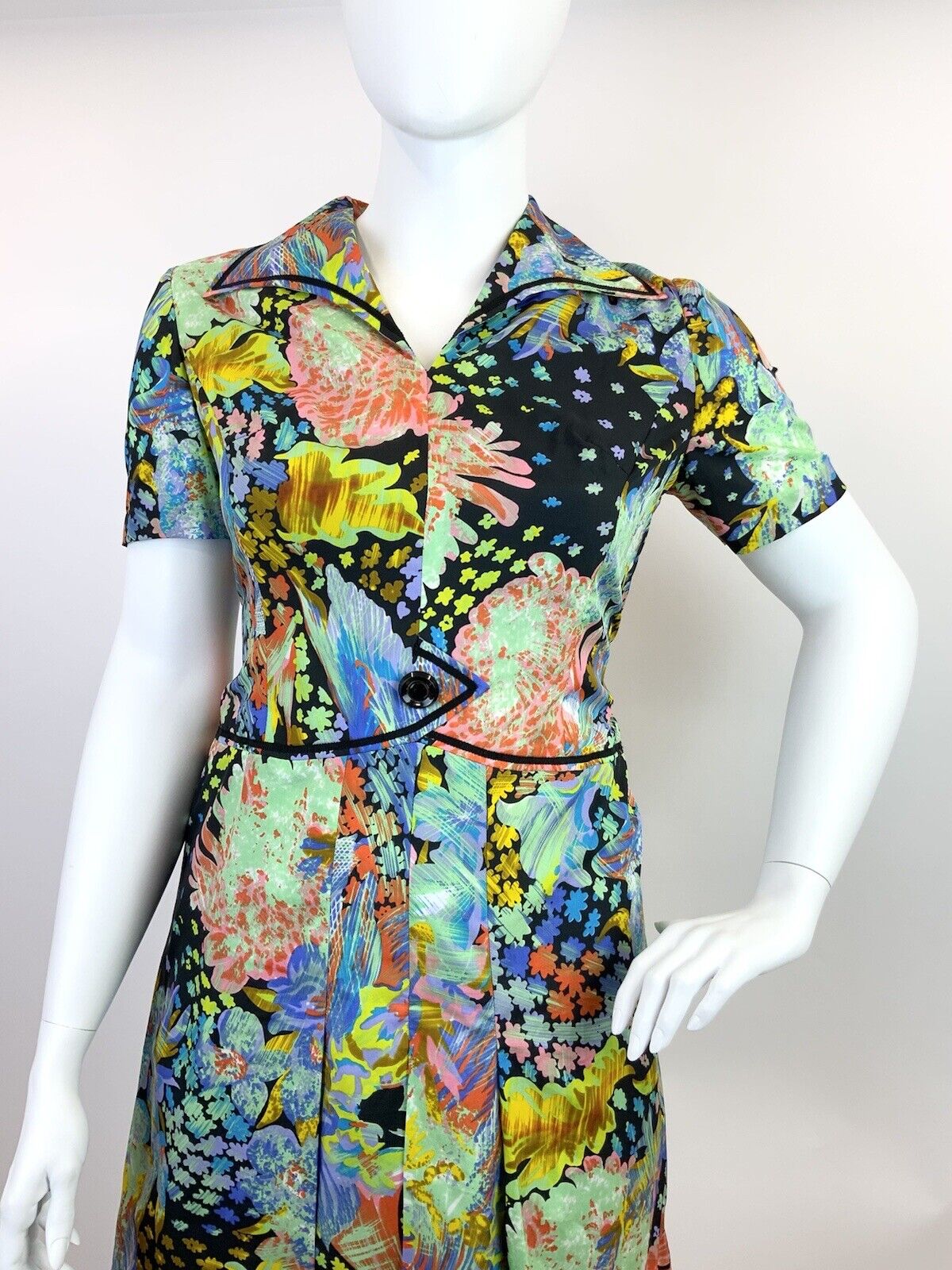 VINTAGE 60s 70s BLACK MULTICOLOURED PSYCHEDELIC ACID FLORAL LEAFY SHIRT DRESS 18