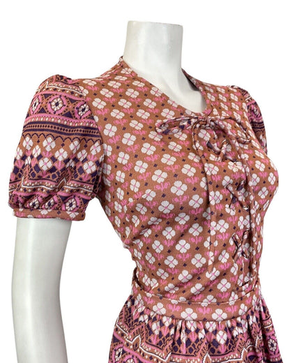 VINTAGE 60s 70s BROWN PINK WHITE GEOMETRIC DAISY LACE-UP BOHO FOLK MOD DRESS 10