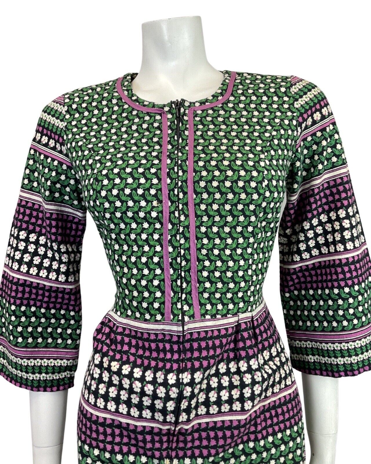 VINTAGE 60s 70s BLACK GREEN PURPLE DAISY FLORAL BELL SLEEVE MOD DRESS 10