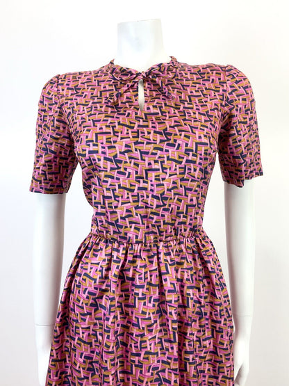 VINTAGE 60s 70s PINK BLUE GOLD BASKETWEAVE GEOMETRIC PSYCHEDELIC MOD DRESS 8 10