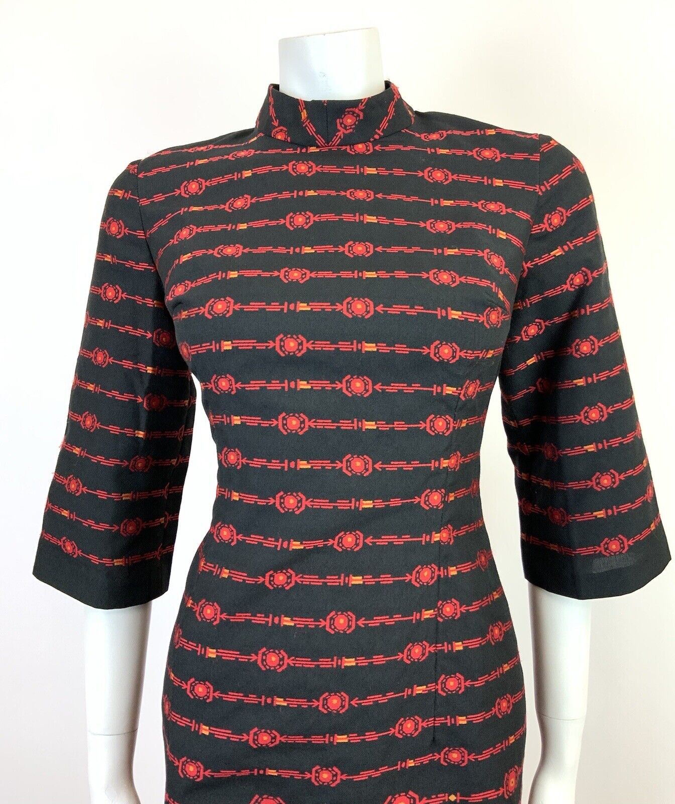 VINTAGE 60s 70s BLACK RED GOLD STRIPED AZTEC GEOMETRIC SHIFT DRESS 10 12