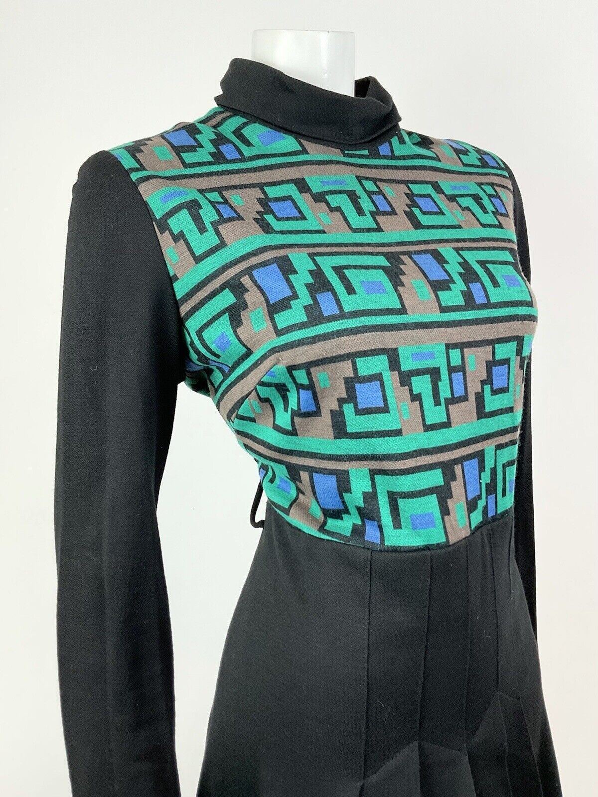 VINTAGE 60s 70s BLACK GREEN BLUE GEOMETRIC TURTLENECK PLEATED SKATER DRESS 14 16