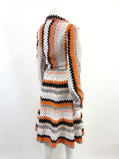 VINTAGE 60s 70s WHITE BLACK ORANGE STRIPED GEOMETRIC MOD DAGGER SHIRT DRESS 10