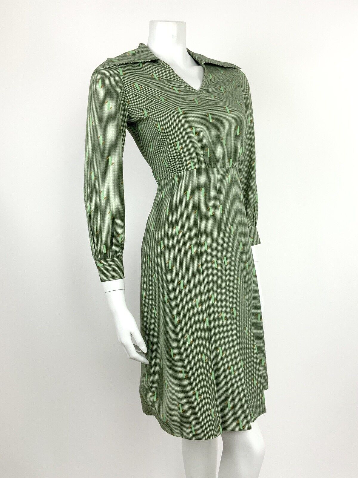 VINTAGE 60s 70s GREEN WHITE BROWN HOUNDSTOOTH GEOMETRIC WING COLLAR DRESS 10