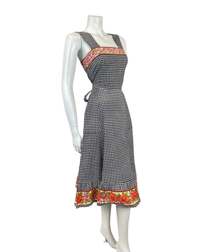 VINTAGE 70s BLACK WHITE RED GEOMETRIC FLORAL SLEEVELESS APRON SUMMER DRESS 8