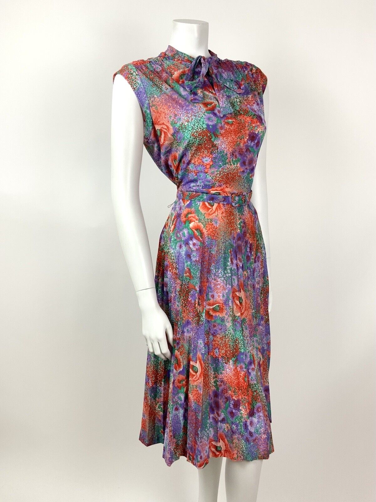 VINTAGE 60s 70s PURPLE RED GREEN FLORAL DITSY PLEATED BELTED DRESS 12 14