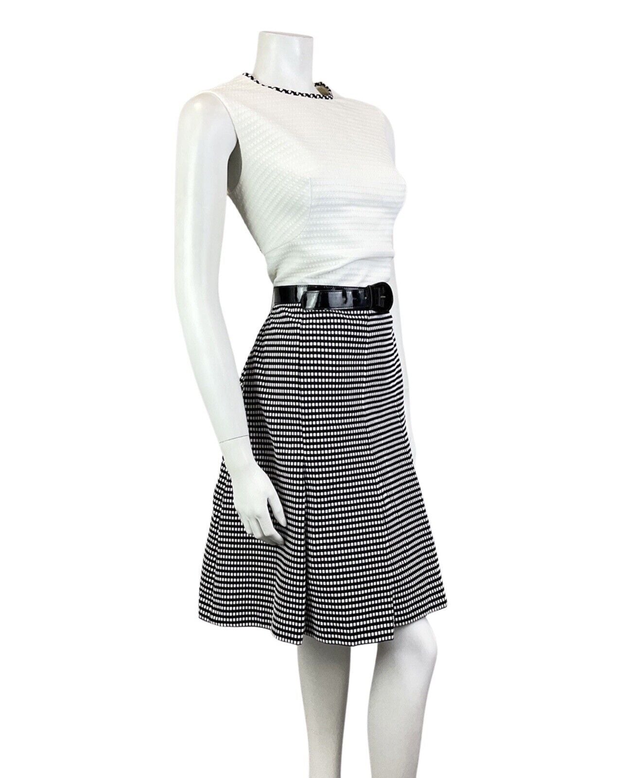 VINTAGE 60s 70s WHITE BLACK CHECKERBOARD BELTED MOD SLEEVELESS DRESS 12