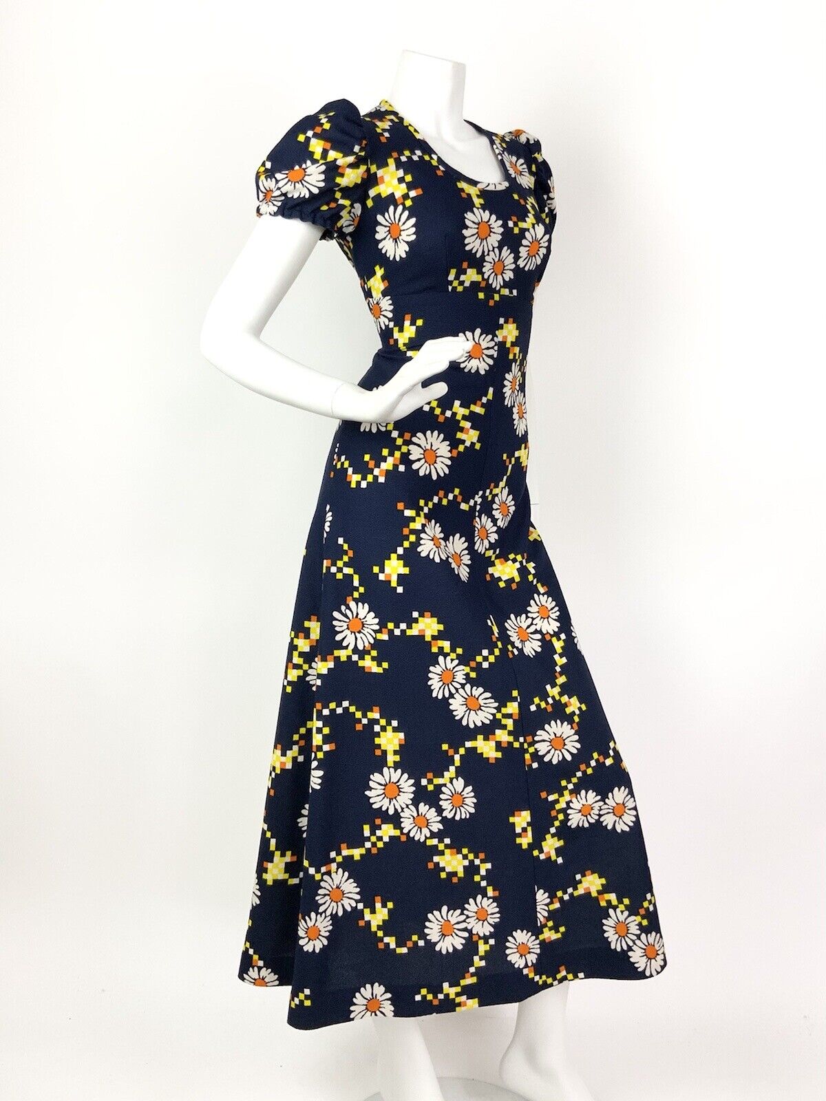 VINTAGE 60s 70s BLUE WHITE ORANGE DAISY PIXEL GEOMETRIC PUFF SLEEVE MAXI DRESS 8