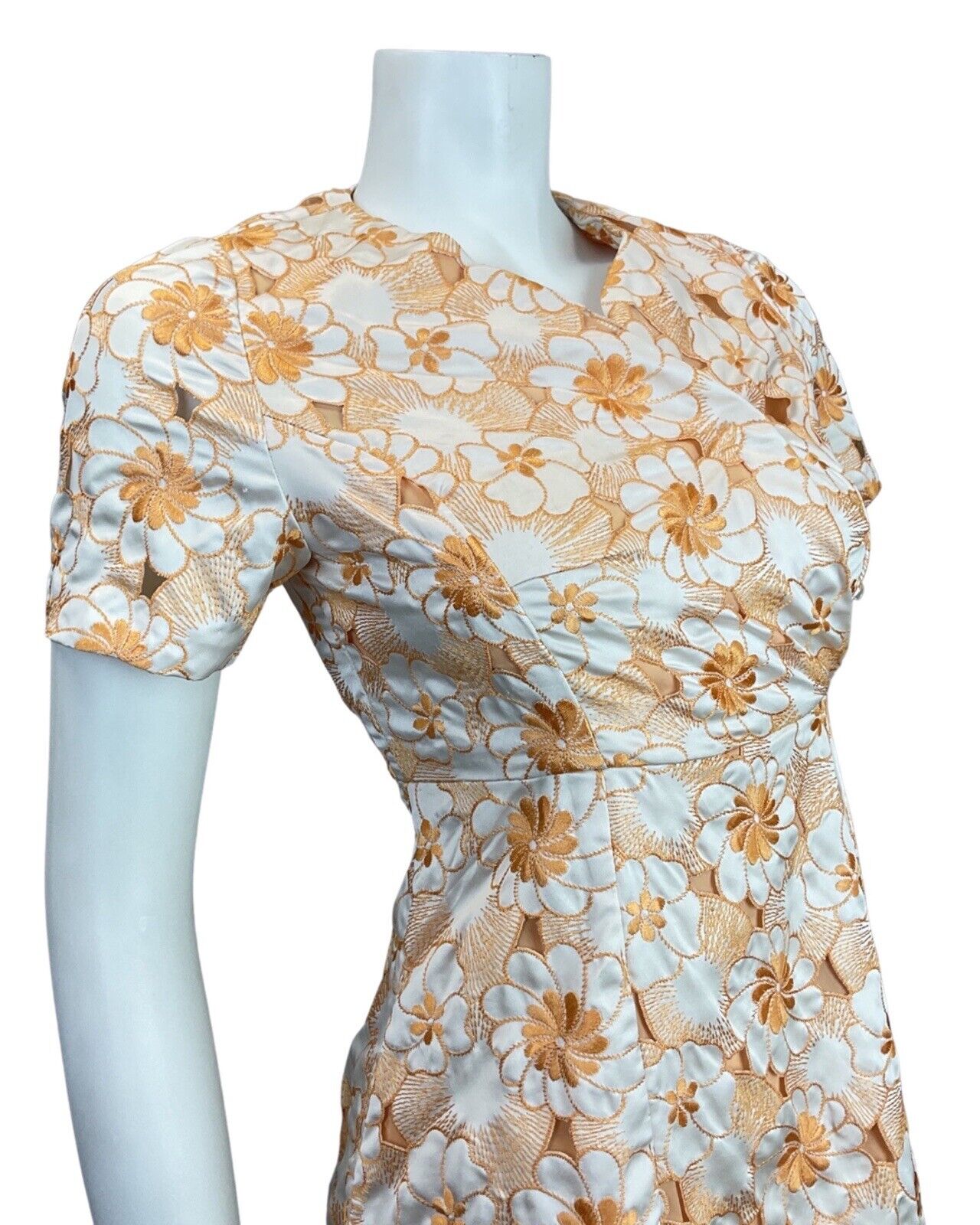 VINTAGE 60s STYLE 90s ORANGE WHITE FLORAL EMBROIDERED CUT-OUT MOD DRESS 6 8