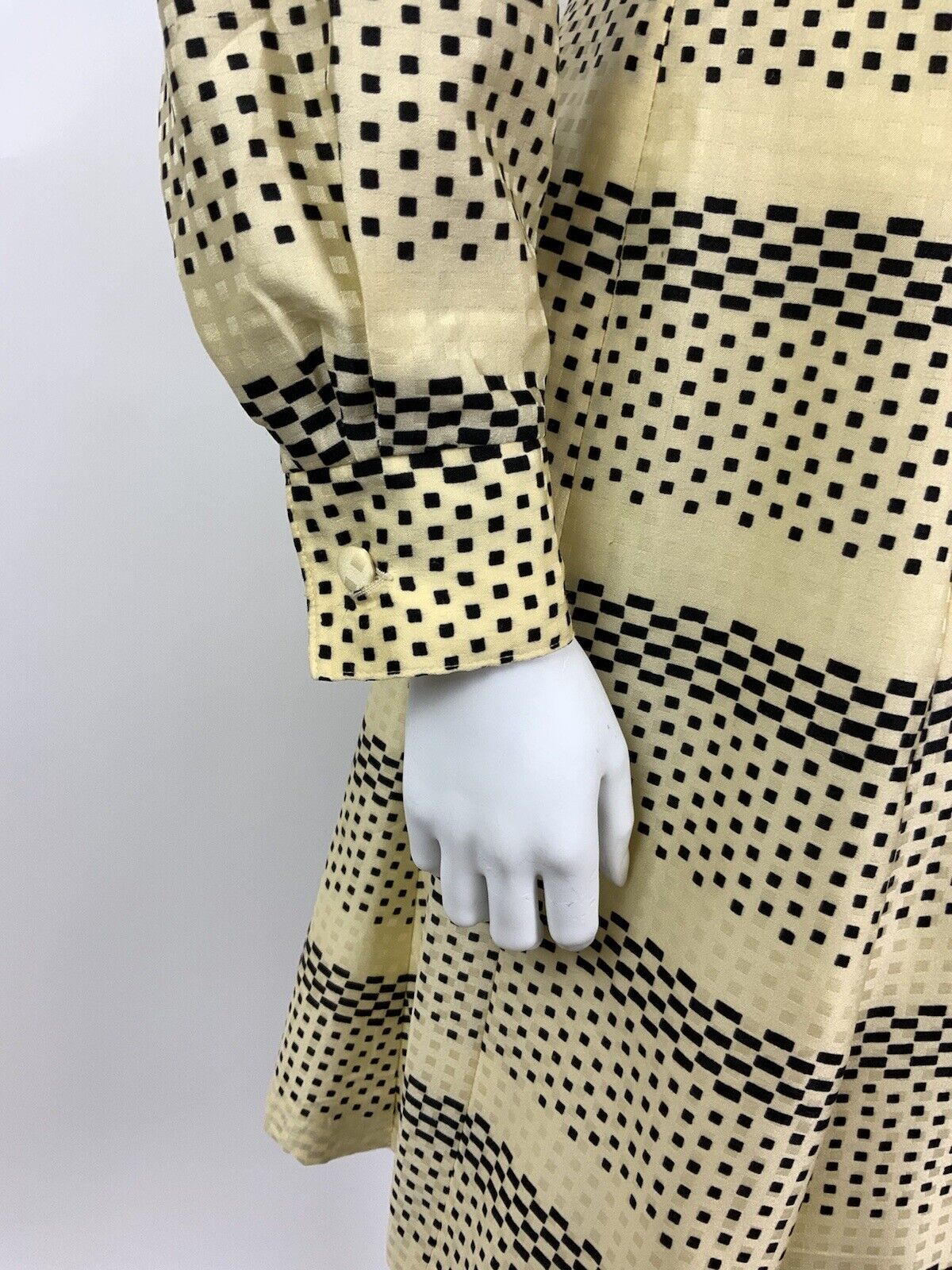 VINTAGE 60s 70s YELLOW CREAM BLACK CHECKERBOARD STRIPED DAGGER SHIRT DRESS 10