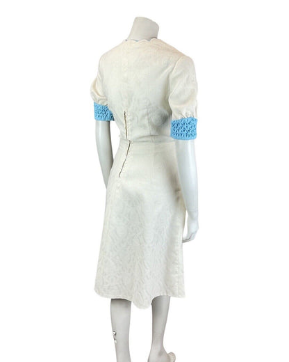 VINTAGE 60s 70s WHITE BLUE SWIRL SCALLOPED MOD SHORT SLEEVE FIT & FLARE DRESS 10