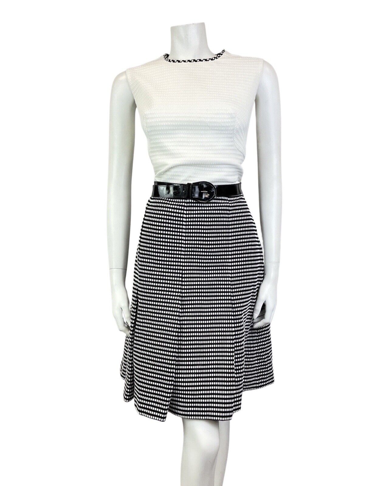 VINTAGE 60s 70s WHITE BLACK CHECKERBOARD BELTED MOD SLEEVELESS DRESS 12