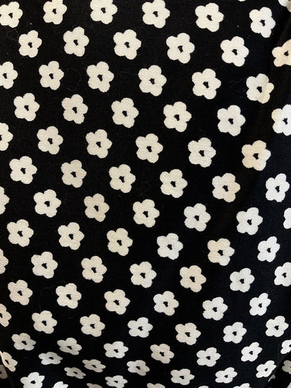 VINTAGE 60s 70s BLACK WHITE FLORAL DAISY MOD SLEEVELESS DAGGER SHIRT DRESS 10 12