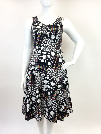 VINTAGE 60s 70s BLACK WHITE RED PURPLE LEAFY FLORAL SLEEVELESS SWING DRESS 16