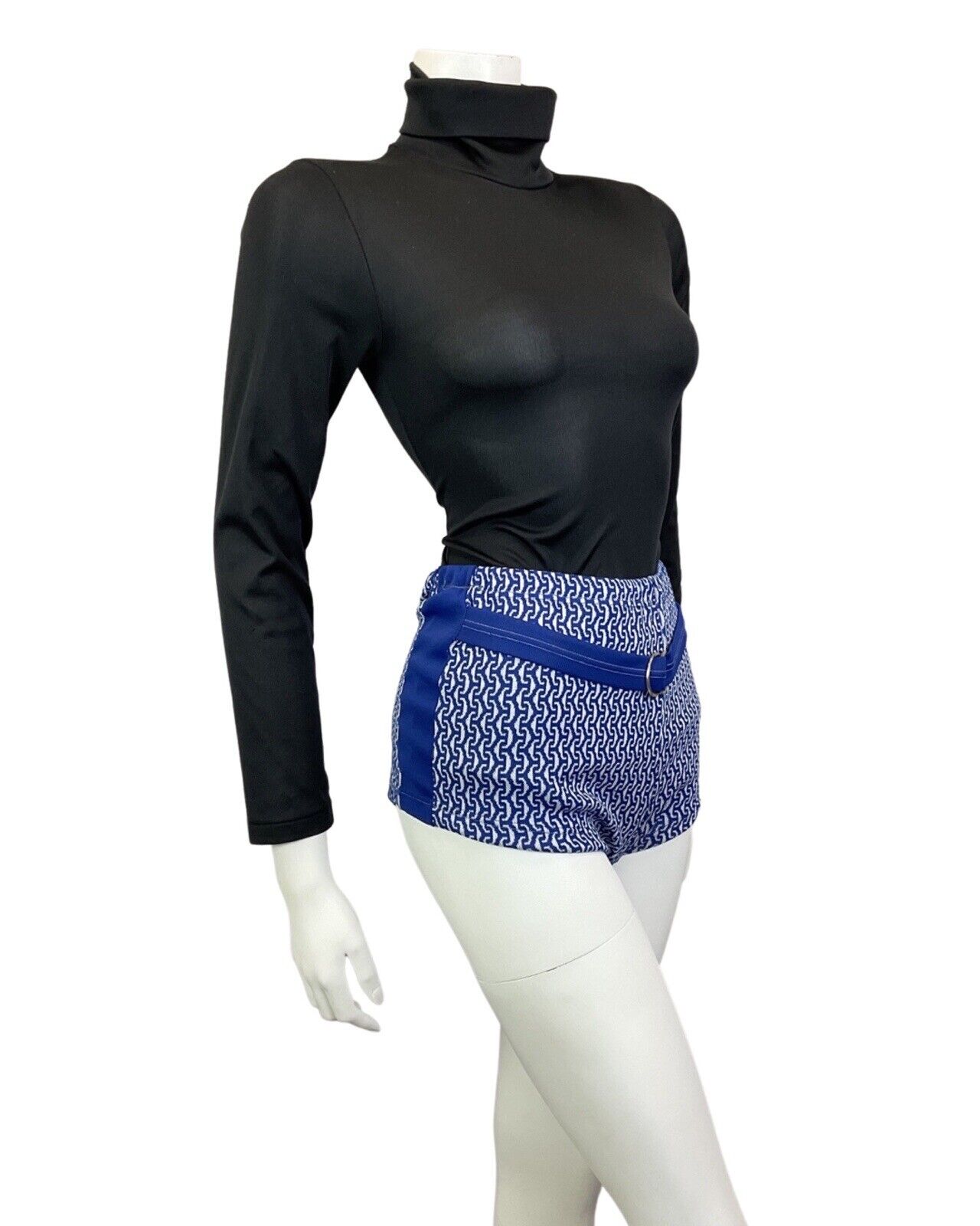 VINTAGE 60s 70s BLUE WHITE GEOMETRIC BELTED MOD HIGH-WAISTED SWIM SHORTS 8 10