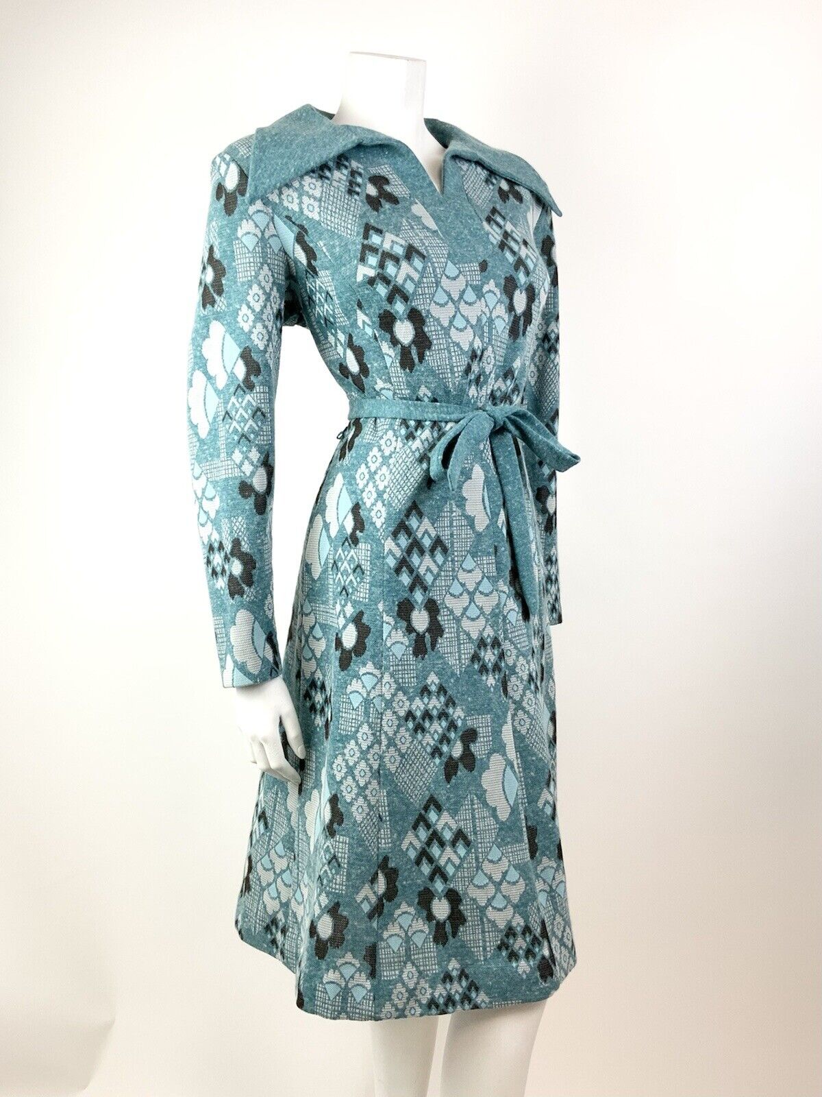 VINTAGE 60s 70s BLUE BLACK WHITE DAISY GEOMETRIC PSYCHEDELIC DAGGER DRESS 14 16