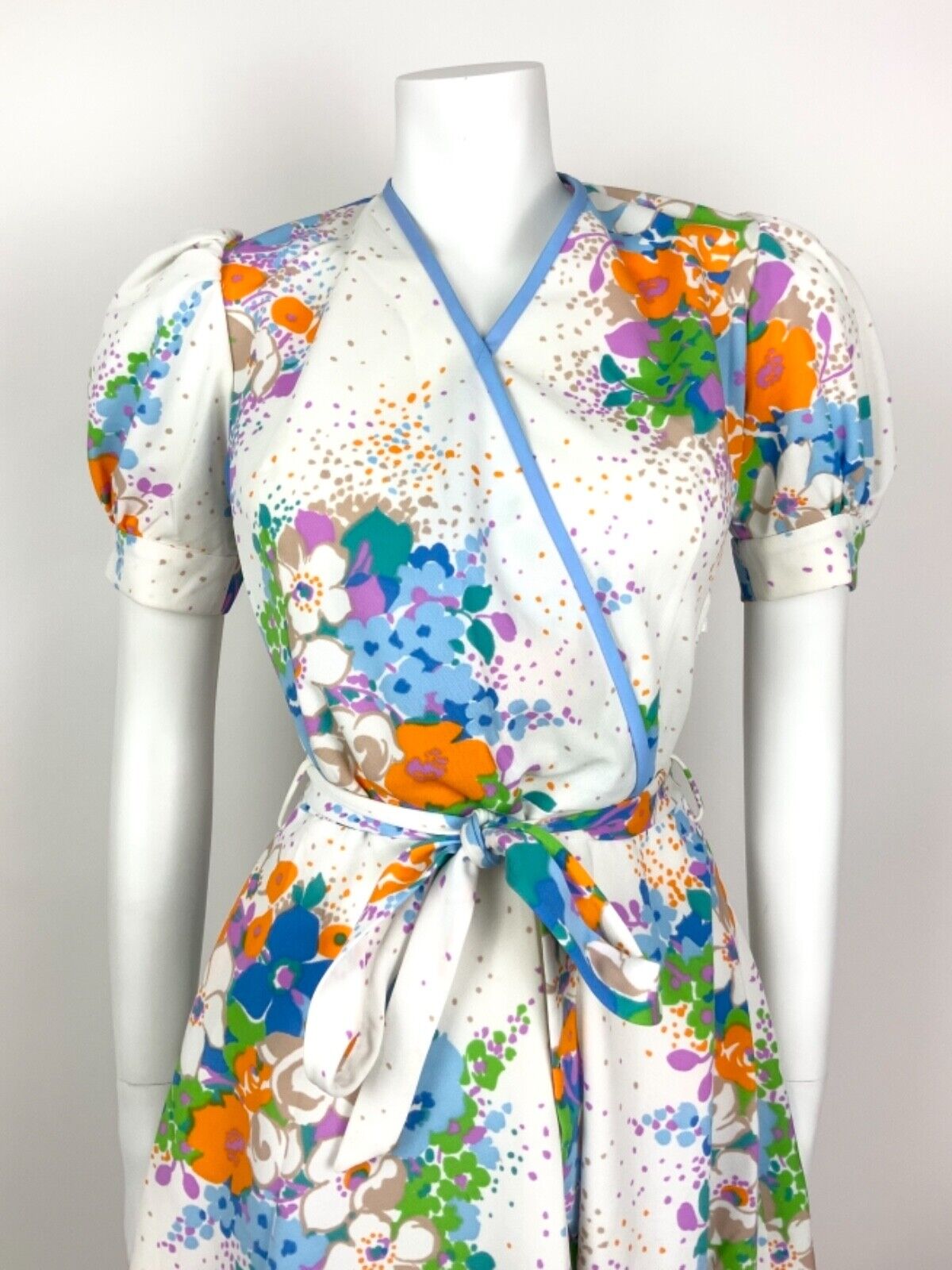 VINTAGE 60s 70s WHITE BLUE ORANGE PURPLE FLORAL WRAP SUMMER DRESS 10 12