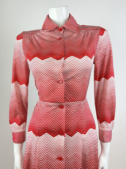 VINTAGE 60s 70s BRIGHT RED WHITE CHEVRON ZIG-ZAG MOD DAGGER SHIRT DRESS 10
