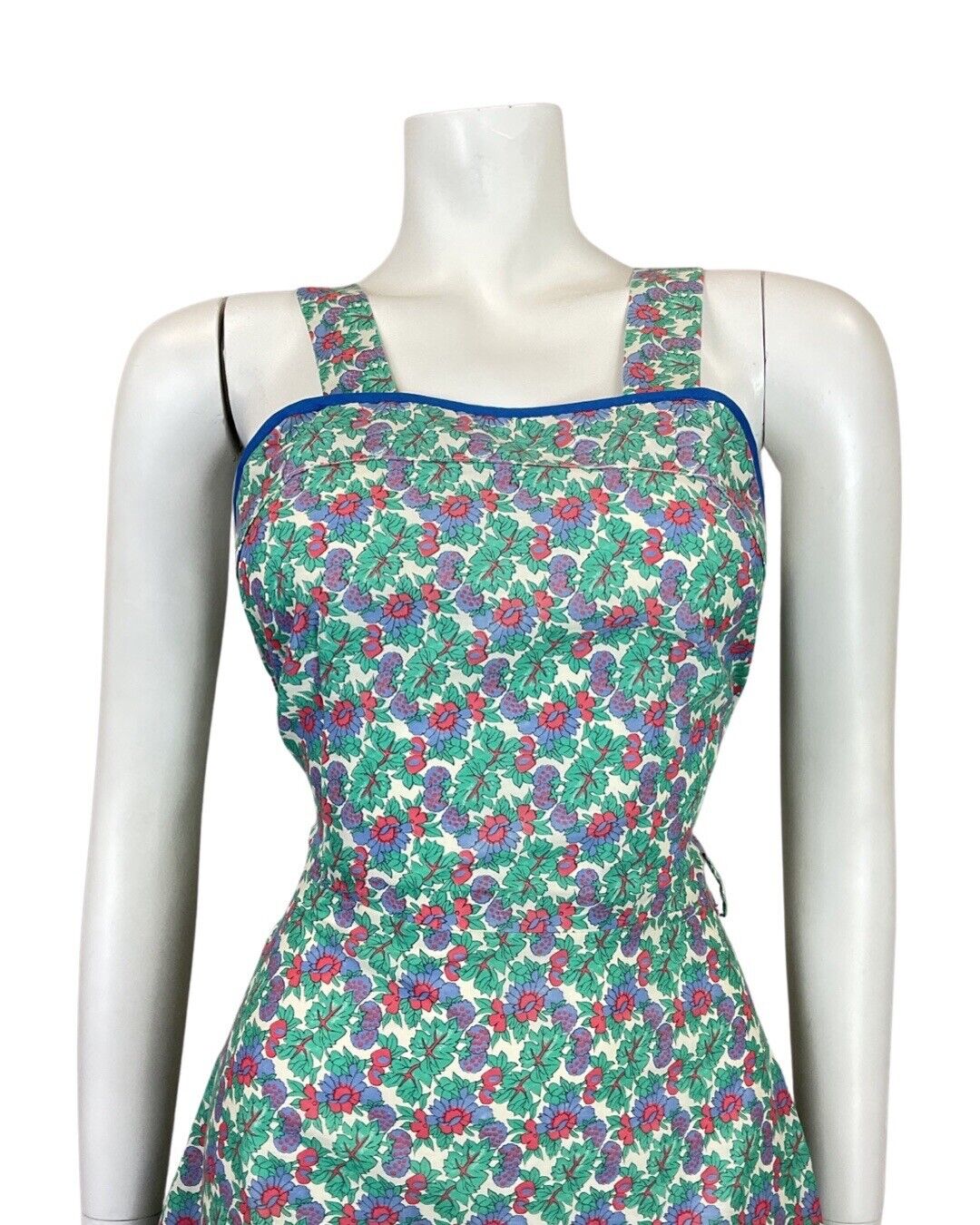 VINTAGE 60s 70s GREEN BLUE RED LEAFY FLOWER BERRY PLEATED APRON SUN DRESS 8