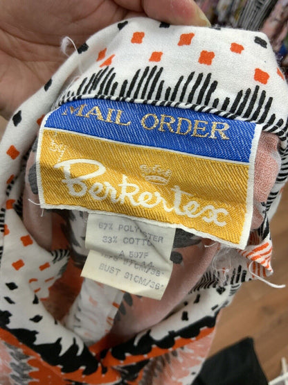 VINTAGE 60s 70s WHITE BLACK ORANGE STRIPED GEOMETRIC MOD DAGGER SHIRT DRESS 10