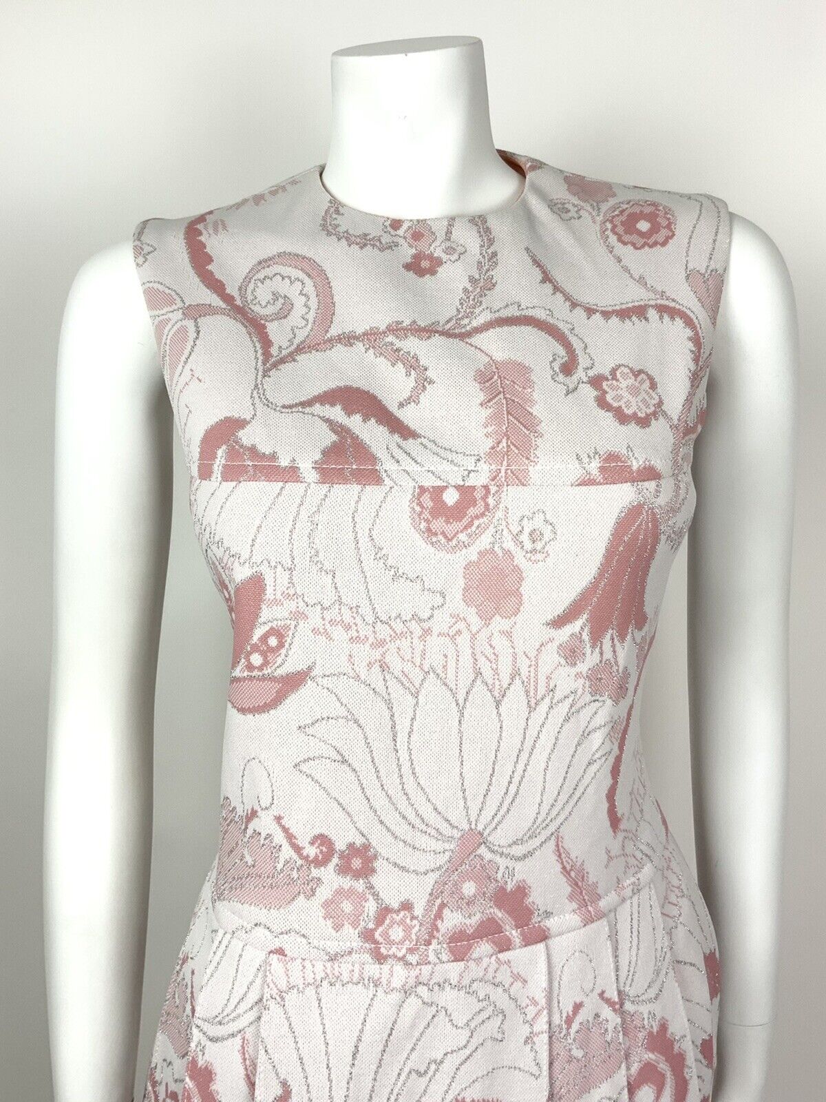 VINTAGE 60s 70s PINK WHITE SILVER LUREX FLORAL SWIRL SLEEVELESS PLEATED DRESS 10