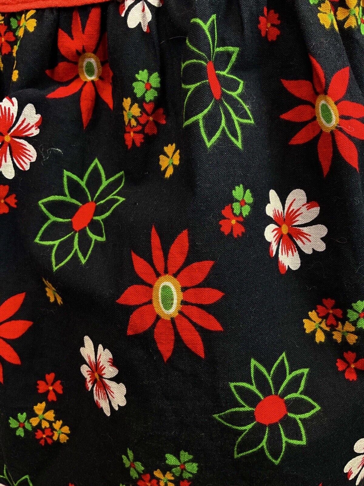 VINTAGE 60s 70s BLACK RED GREEN FLORAL PRAIRIE BOHO TIERED BELTED DRESS 8