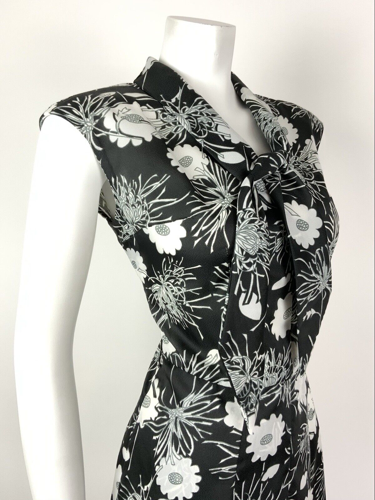 VINTAGE 60s 70s BLACK GREY WHITE FLORAL BOW SHAWL SLEEVELESS DRESS 10 12