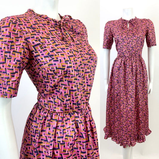 VINTAGE 60s 70s PINK BLUE GOLD BASKETWEAVE GEOMETRIC PSYCHEDELIC MOD DRESS 8 10